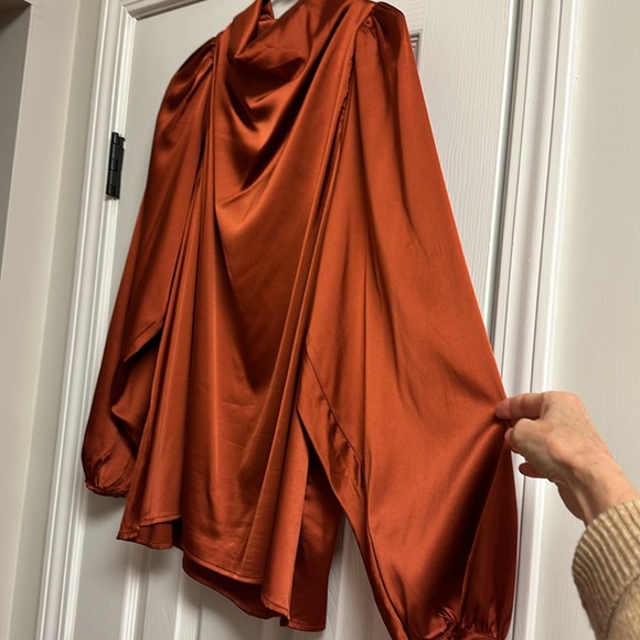 Entro rust color cascade/cowl neck satin blouse size medium - Picture 2 of 7